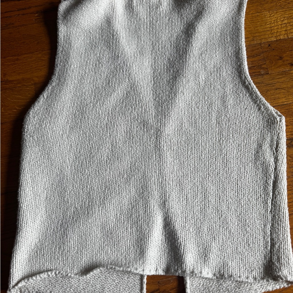 Rumored Sleeveless Shirt - Prince Street Top - Picture 3 of 3